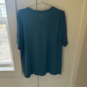 Alo Yoga Shirt NWOT